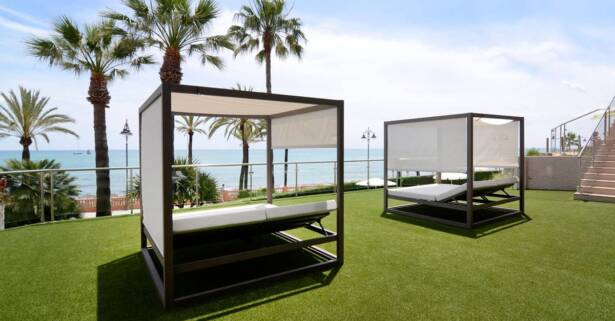 Málaga Day Pass en complejo de lujo con piscina exterior