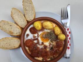 Asturias Tapas y bebidas para compartir en Da Igual Cervecería