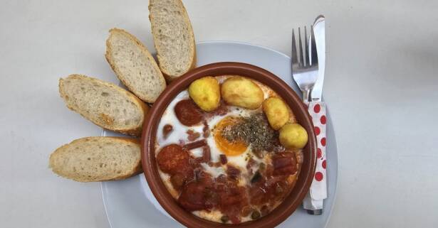 Asturias Tapas y bebidas para compartir en Da Igual Cervecería