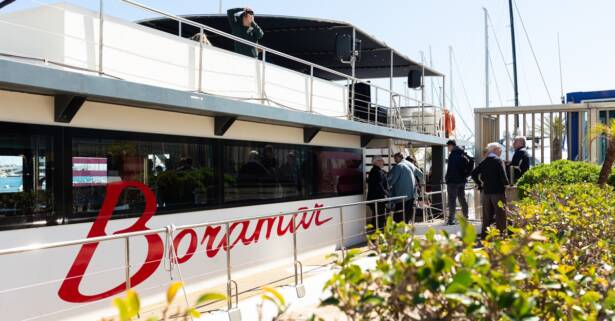 Valencia Salida en catamarán con degustación de mejillones para niño o adulto