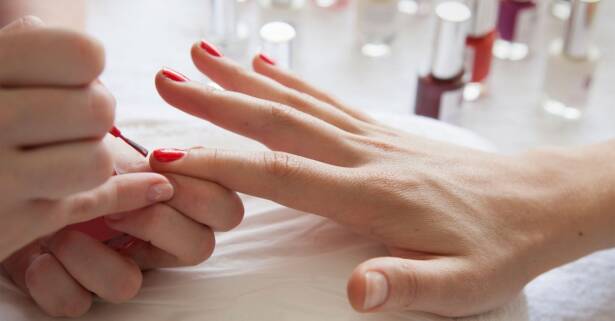 Madrid 1 sesión de manicura y/o pedicura con esmaltado semipermanente