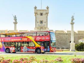Cádiz Ticket de 2 días para bus turístico por Cádiz para 1 niño o adulto