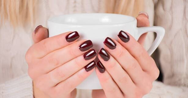 Madrid Sesión de manicura y/o pedicura con esmaltado semipermanente para 1