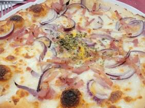 Valladolid De Italia a tu mesa: menú con pizza a compartir para 2 o 4 personas