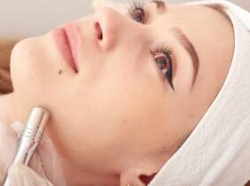Málaga Higiene facial con microdermoabrasión y opción a máscara led