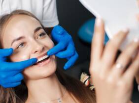 Barcelona Higiene dental completa y opción a curetaje de encías en 1 o 2 arcadas