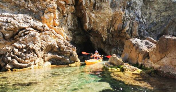 Alicante Ruta en kayak y snorquel en las calas de Villajoyosa para 1