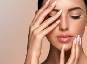 Alicante Primera puesta de uñas de gel con esmaltado semipermanente