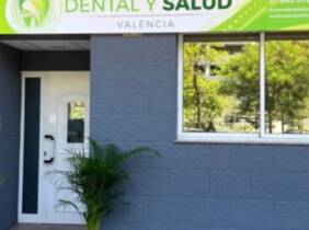 Valencia Sesiones de blanqueamiento led en Clínica Dental y Salud Valencia