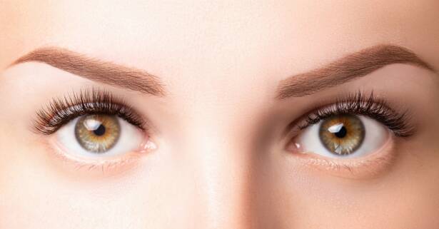 Sevilla Define tus rasgos: sesión de microblading o micropigmentación