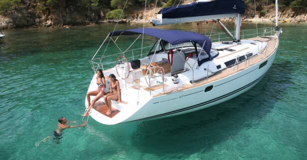 Valencia Paseo en barco de vela y picoteo