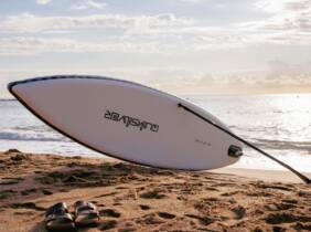 Barcelona Alquiler de tablas de paddle surf durante 1 hora para hasta 4 personas