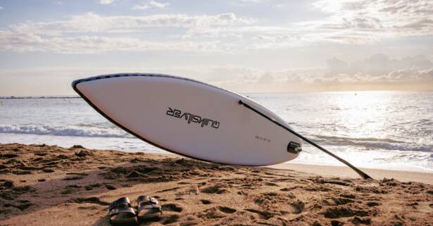 Barcelona Alquiler de tablas de paddle surf durante 1 hora para hasta 4 personas