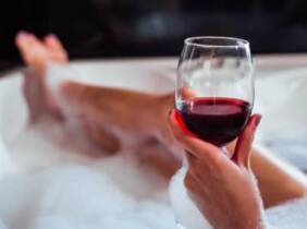 Sevilla Experiencia termal para 2 con acceso a spa y degustación de vino