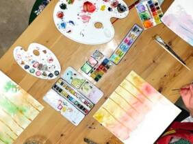 Palma de Mallorca Taller de pintura con 2 copas de vino para 1 o 2