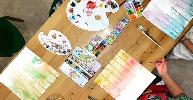 Palma de Mallorca Taller de pintura con 2 copas de vino para 1 o 2