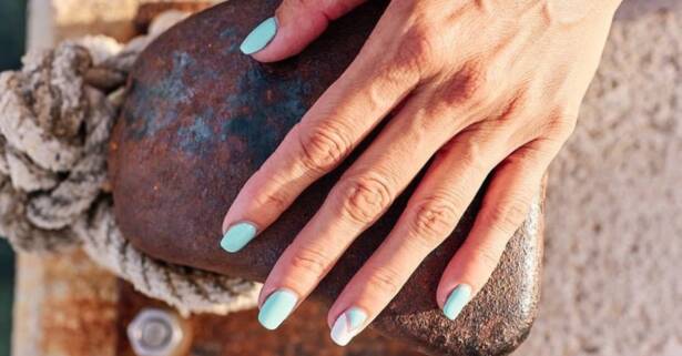 Palma de Mallorca Manicura y/o pedicura con esmaltado de gel semipermanente